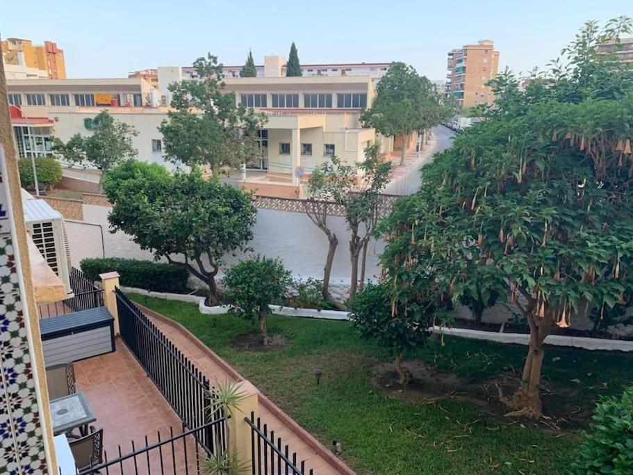 Appartamento Apartamento En Carihuela Torremolinos Esterno foto